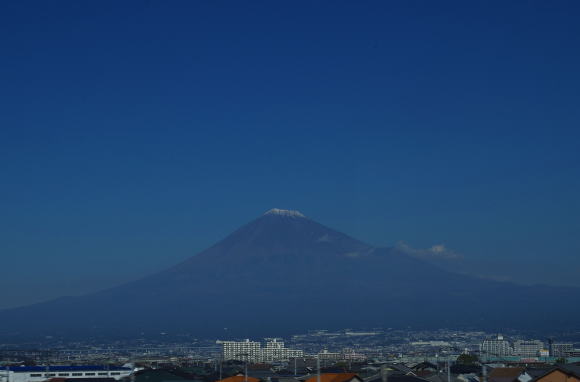 新幹線車窓から富士山