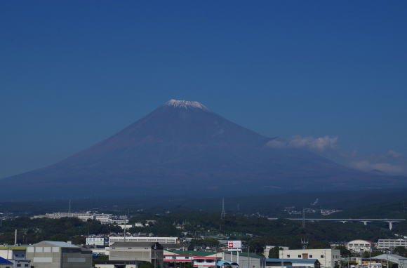 新幹線車窓から富士山