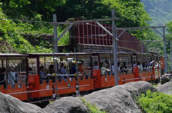 トロッコ列車