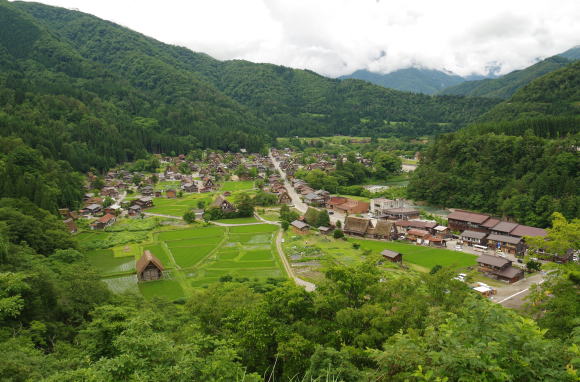 白川郷荻町集落の全景