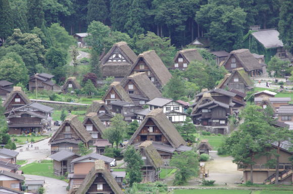 荻町集落のズーム画像