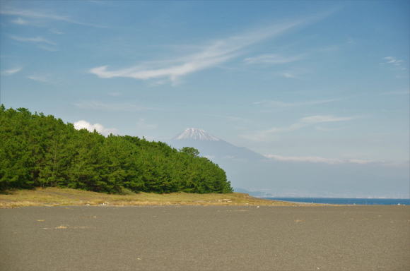 美保松原の先に富士山