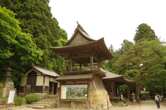 立石寺鐘楼の写真です