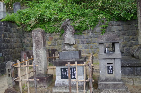 飯森山の中腹にある白虎隊隊士自刃の地