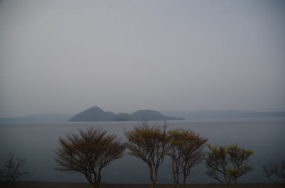 洞爺湖中央に浮かぶ中島