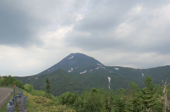 早春の羅臼岳