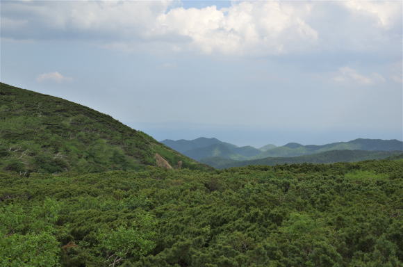 知床峠から海峡をみる