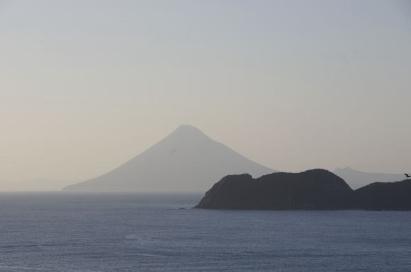 佐多岬から開聞岳の写真