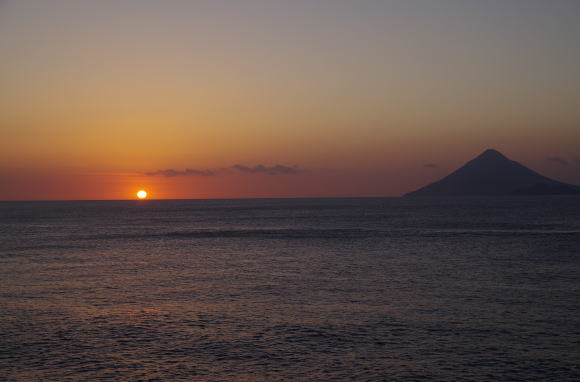 夕陽と開聞岳