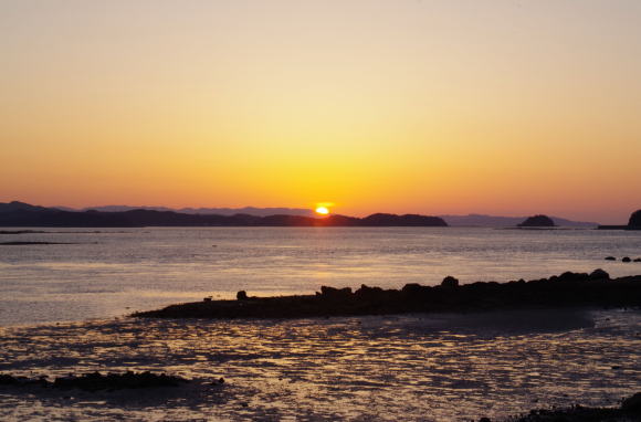 天草の島に沈む夕陽