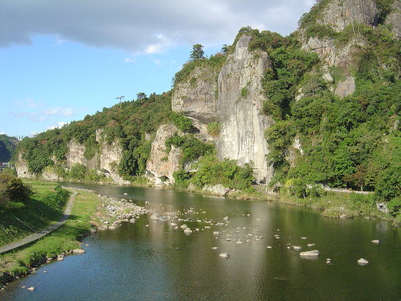 青の洞門と競秀峰