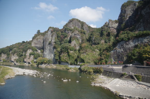 青の洞門と競秀峰