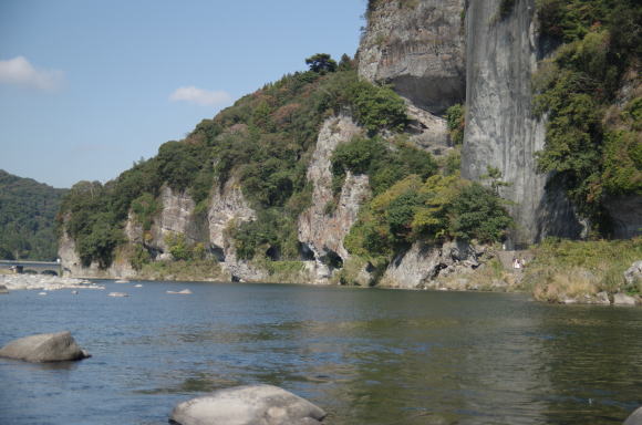 青の洞門と競秀峰