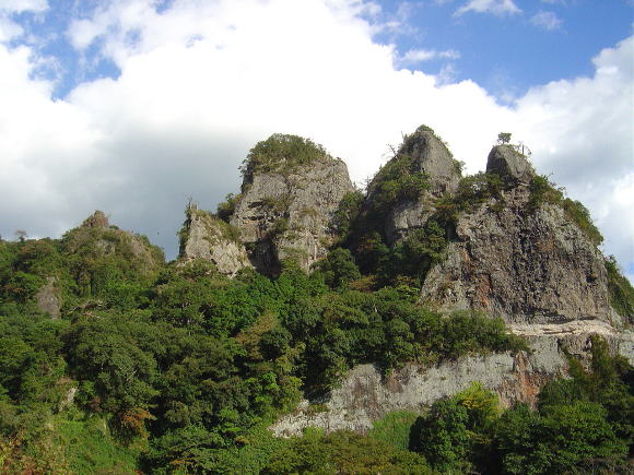 青の洞門と競秀峰