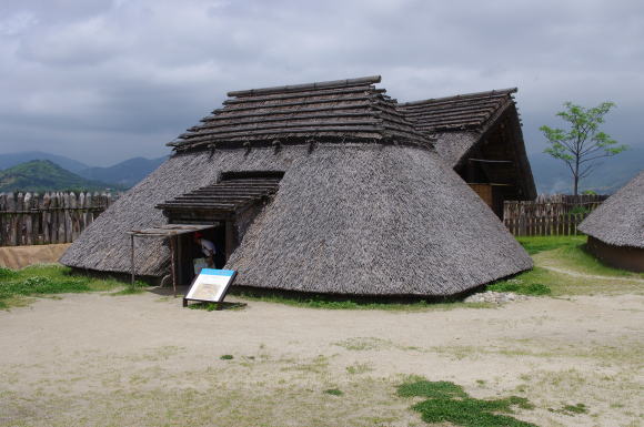 竪穴式住居