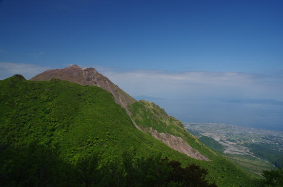 平成新山を見る