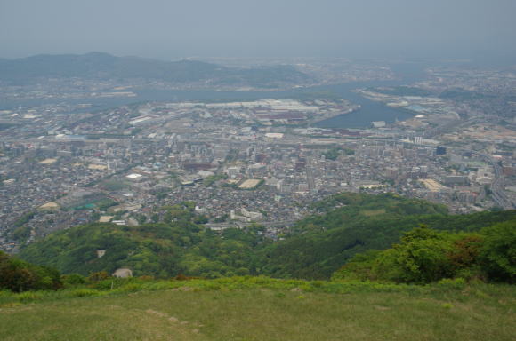 山頂から洞海湾