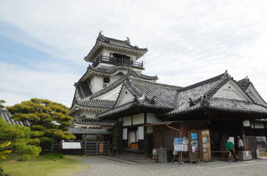 高知城天守閣と御殿