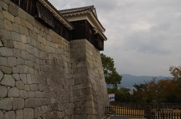 松山城の石垣