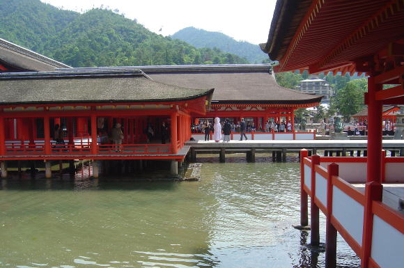 厳島神社