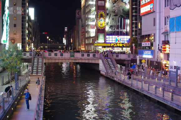 大阪道頓堀のネオン街