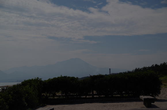 美保湾の先に大山がみえます